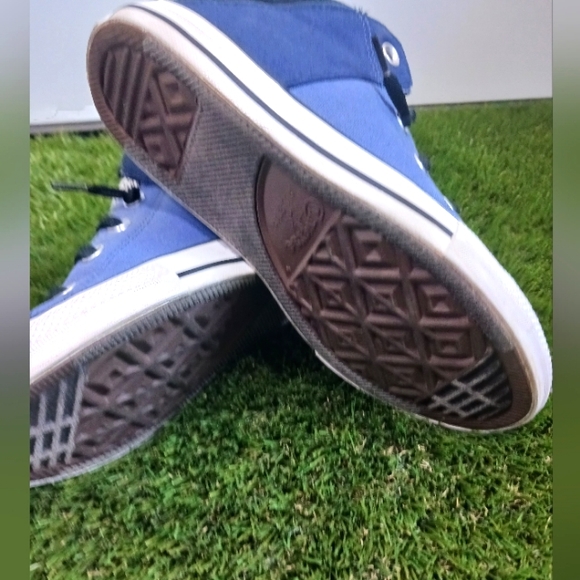 EUC! Boys Mid Converse - Picture 6 of 10